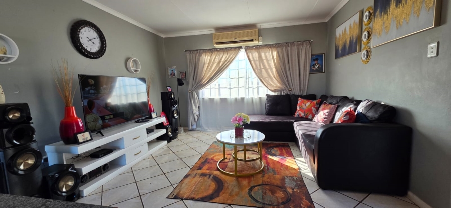 2 Bedroom Property for Sale in Keidebees Northern Cape